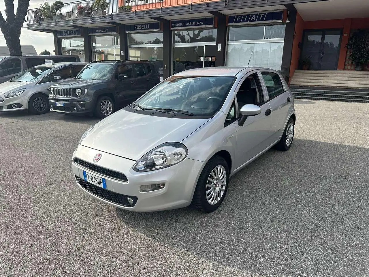 Photo 1 : Fiat Punto 2016 Petrol