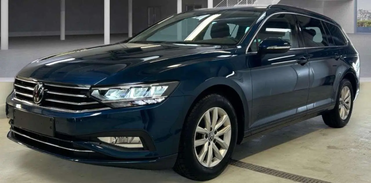 Photo 1 : Volkswagen Passat 2023 Essence