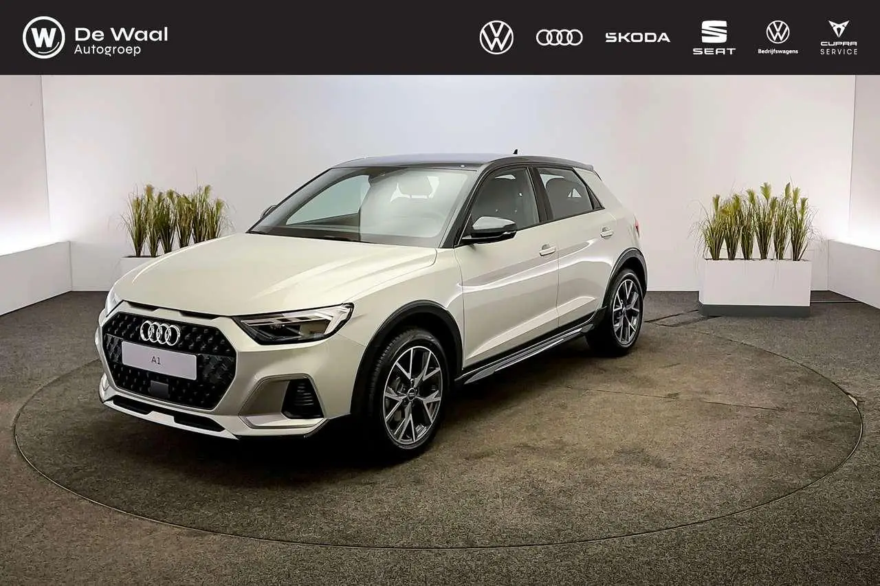 Photo 1 : Audi A1 2024 Petrol