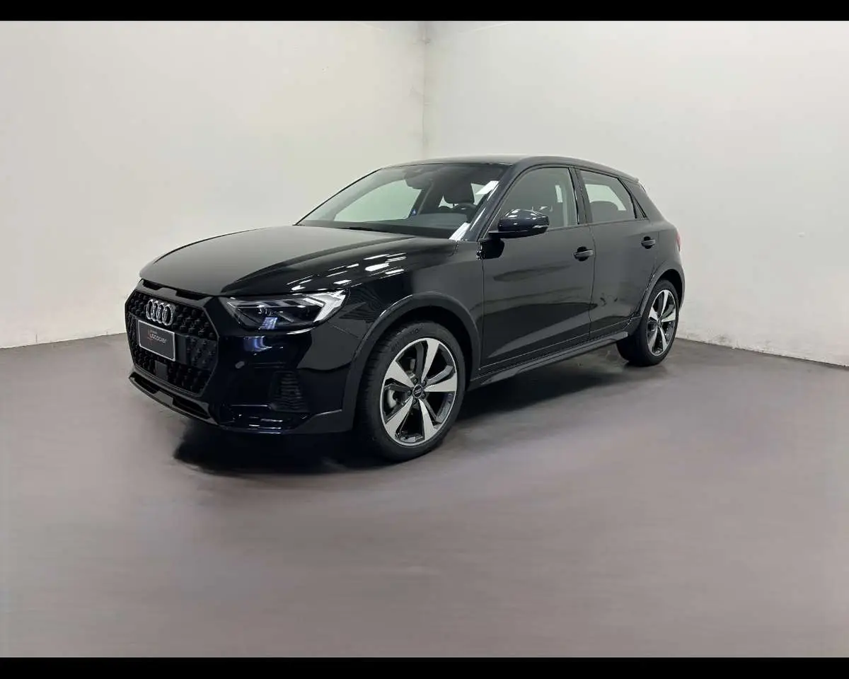 Photo 1 : Audi A1 2024 Petrol