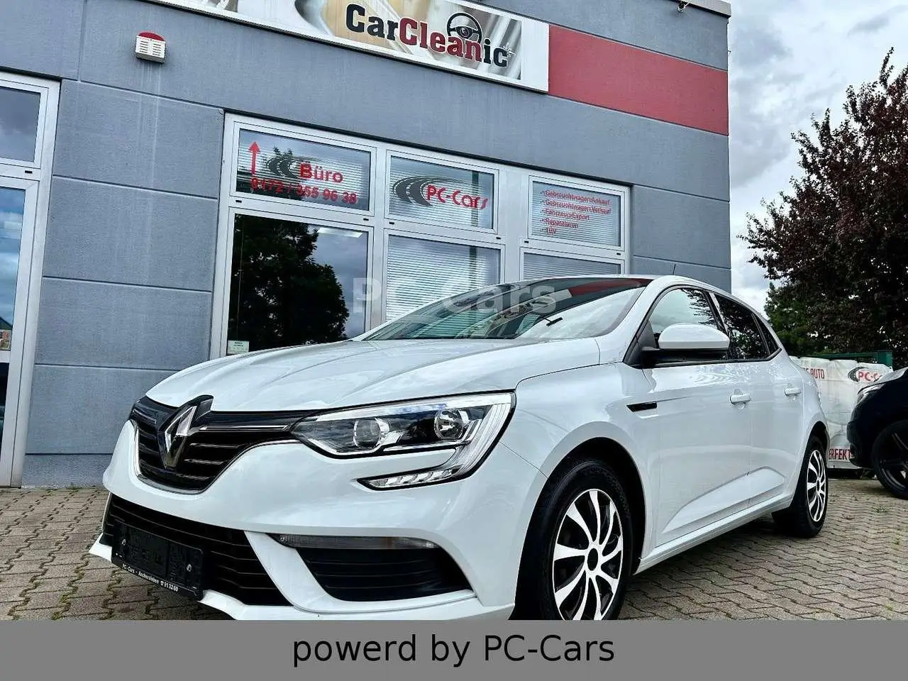 Photo 1 : Renault Megane 2018 Essence