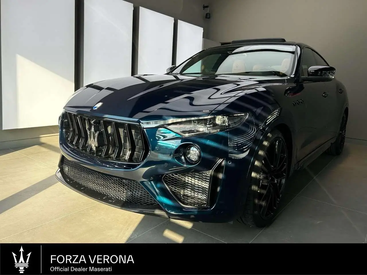 Photo 1 : Maserati Levante 2024 Petrol