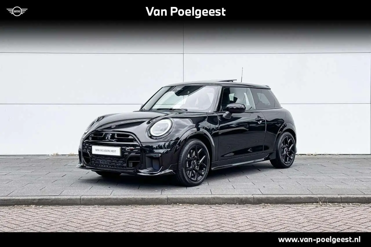 Photo 1 : Mini Cooper 2024 Petrol