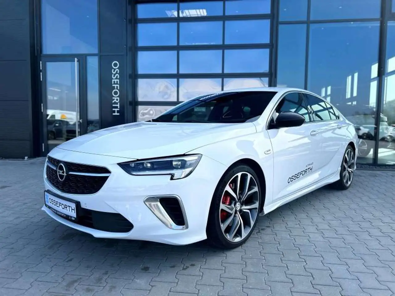 Photo 1 : Opel Insignia 2022 Essence