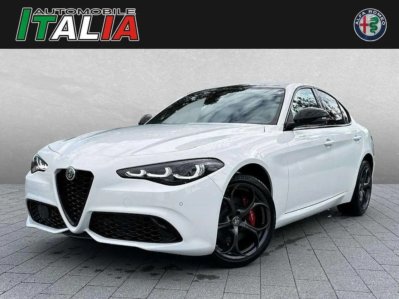 Photo 1 : Alfa Romeo Giulia 2024 Petrol