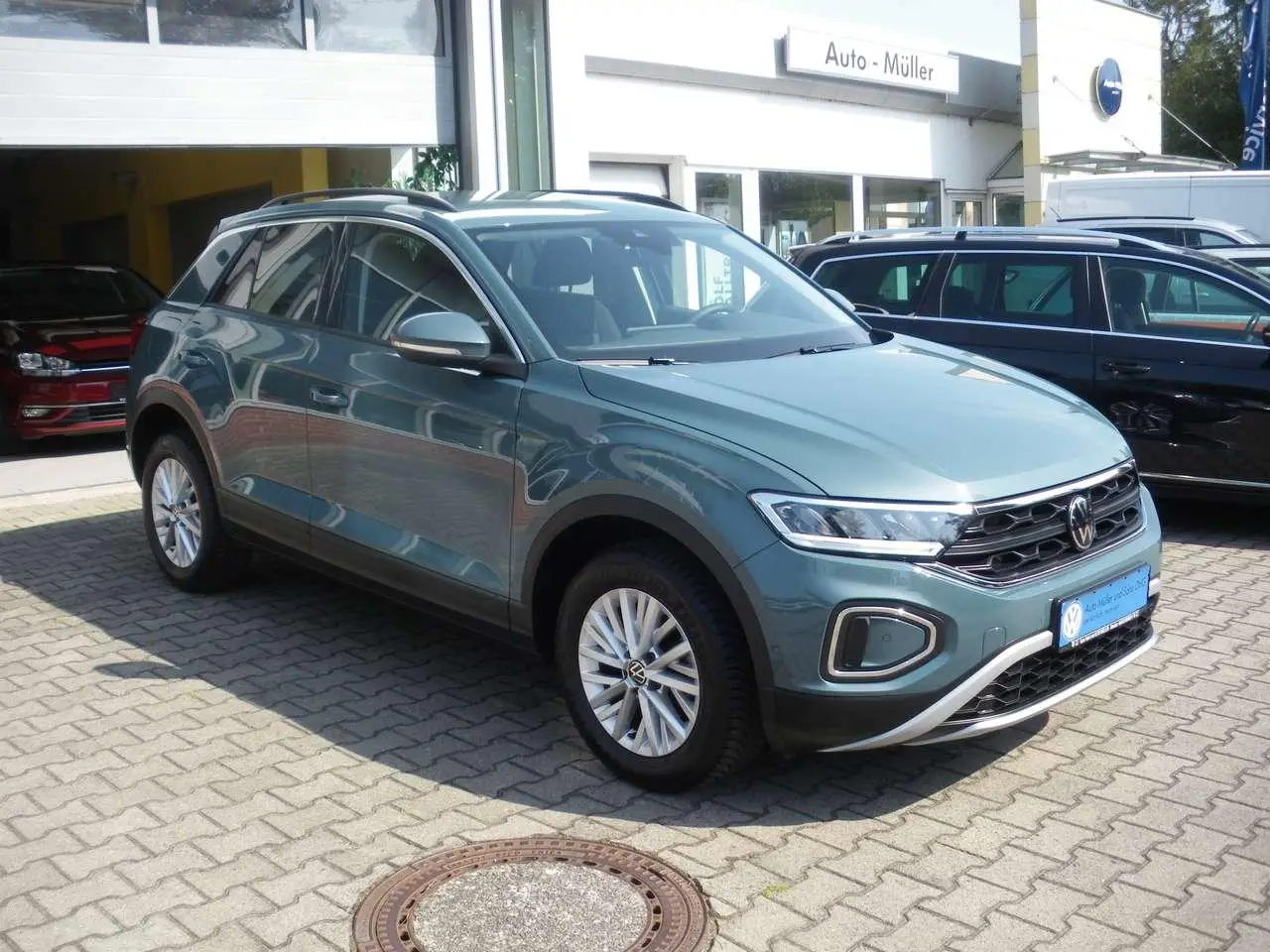 Photo 1 : Volkswagen T-roc 2023 Essence