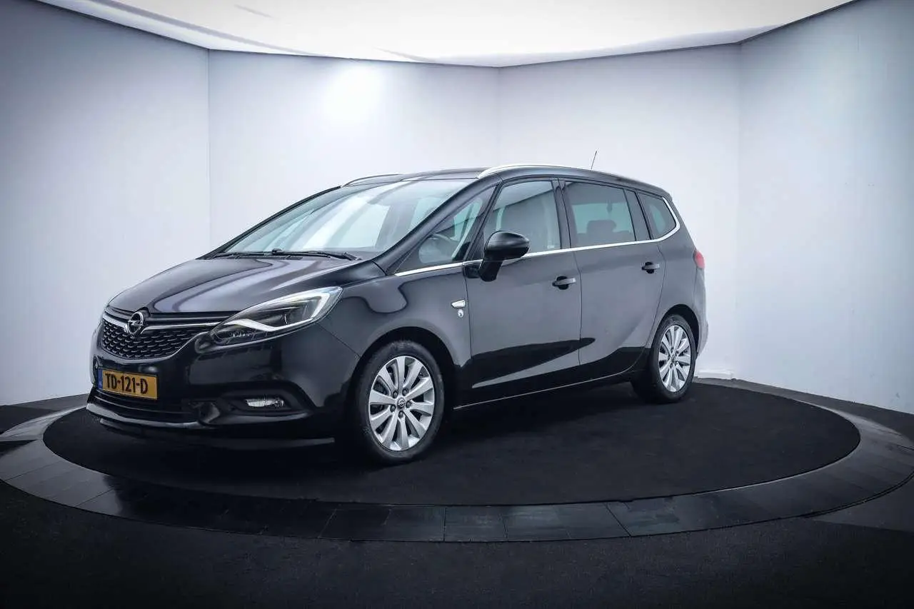 Photo 1 : Opel Zafira 2017 Petrol