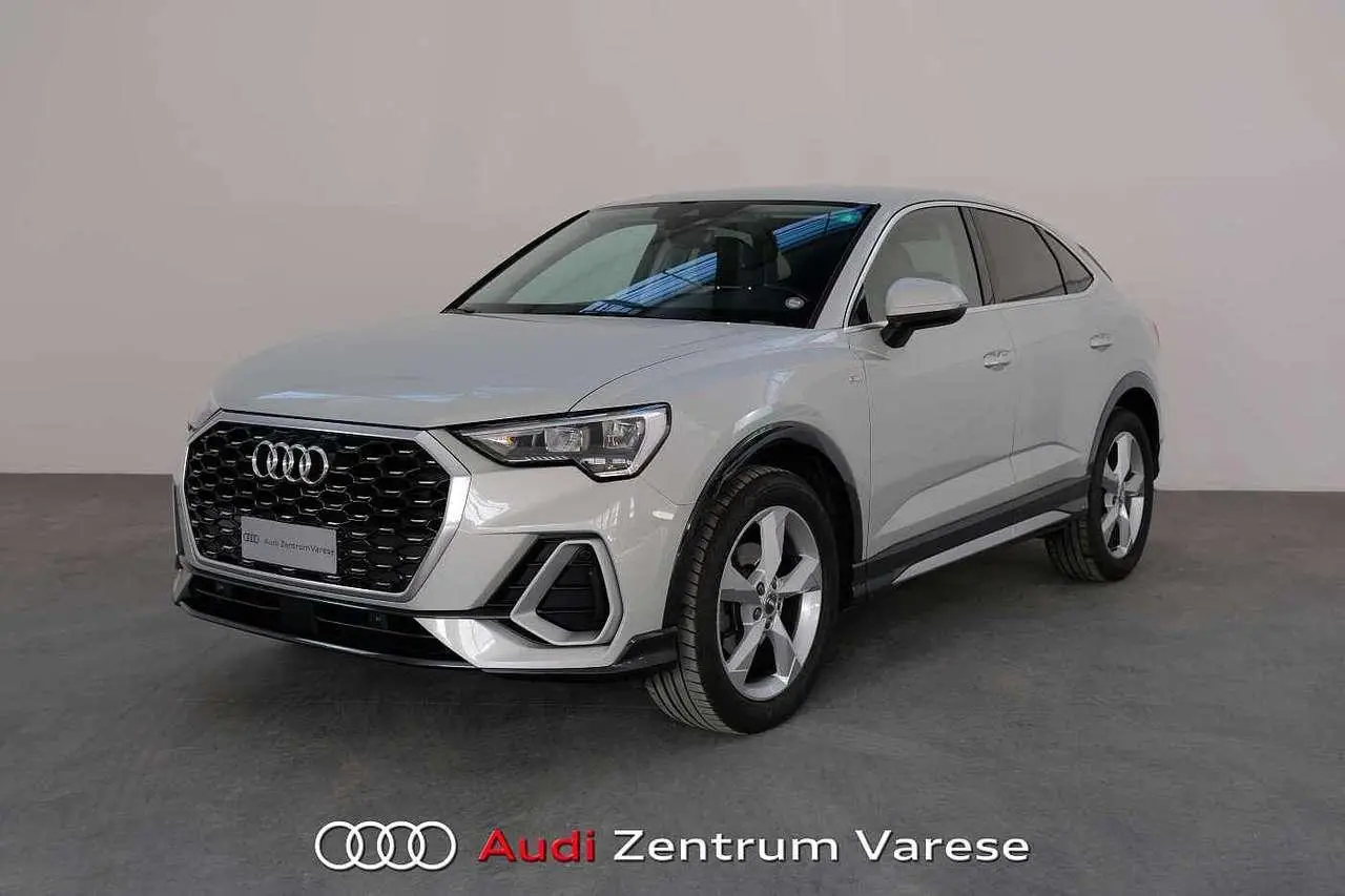 Photo 1 : Audi Q3 2020 Hybrid