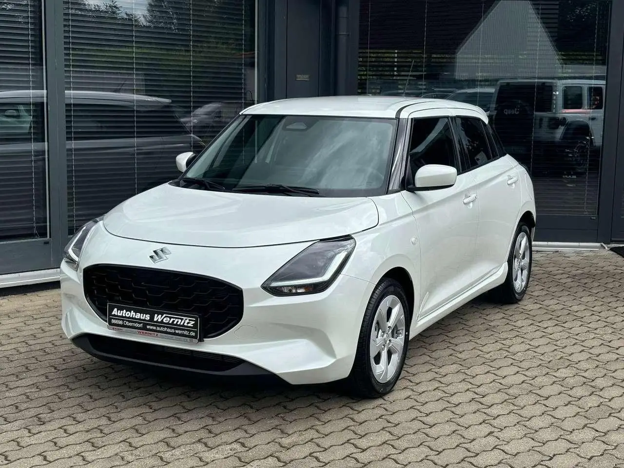 Photo 1 : Suzuki Swift 2024 Petrol