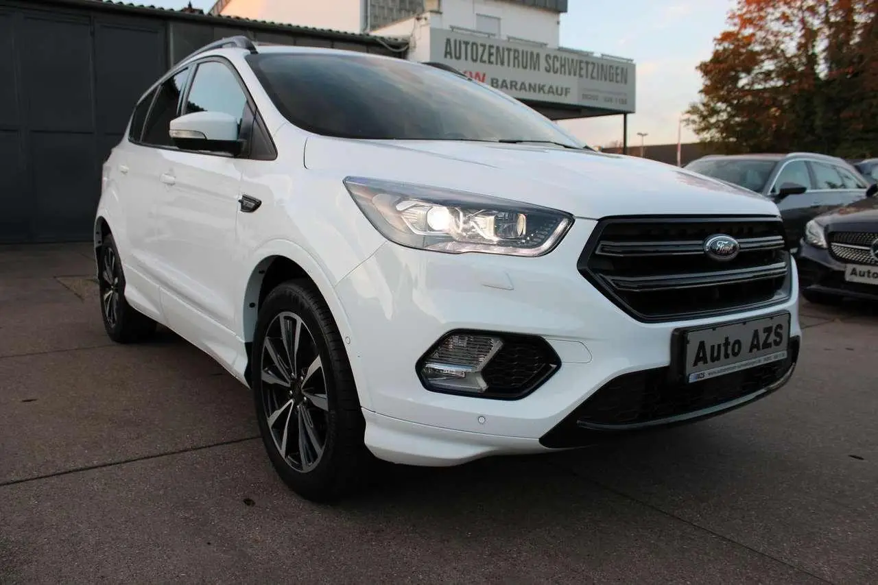 Photo 1 : Ford Kuga 2019 Essence