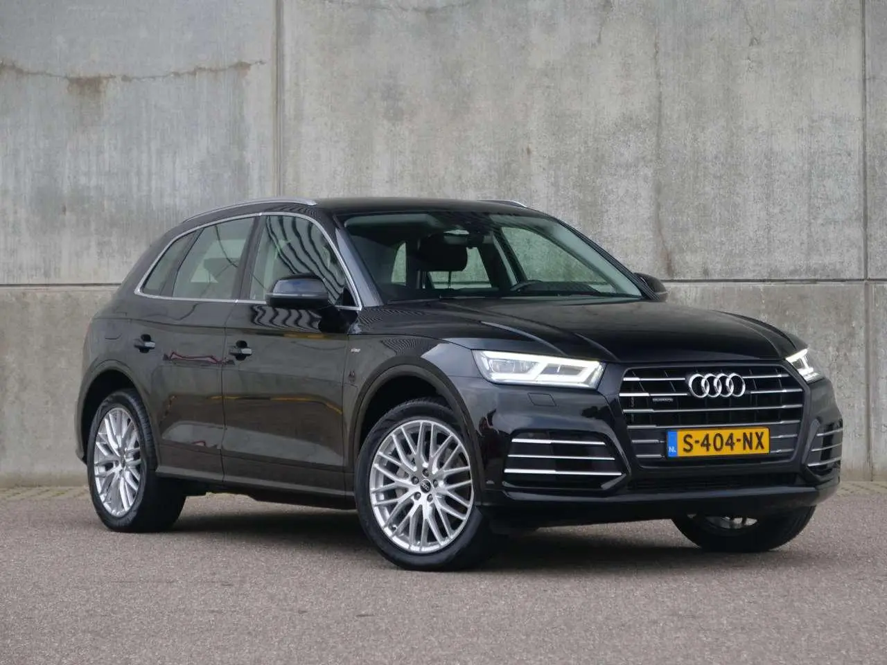 Photo 1 : Audi Q5 2020 Hybrid