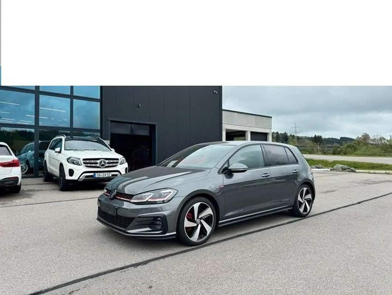 Photo 1 : Volkswagen Golf 2019 Petrol