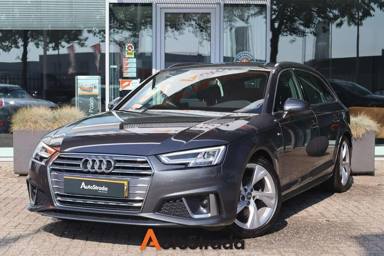 Photo 1 : Audi A4 2019 Hybrid