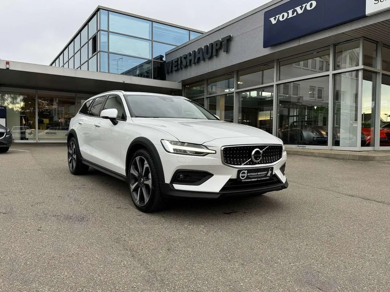 Photo 1 : Volvo V60 2023 Diesel