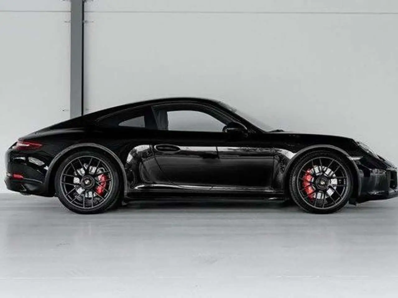 Photo 1 : Porsche 991 2018 Essence