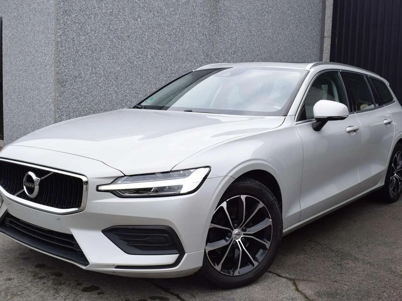 Photo 1 : Volvo V60 2019 Diesel