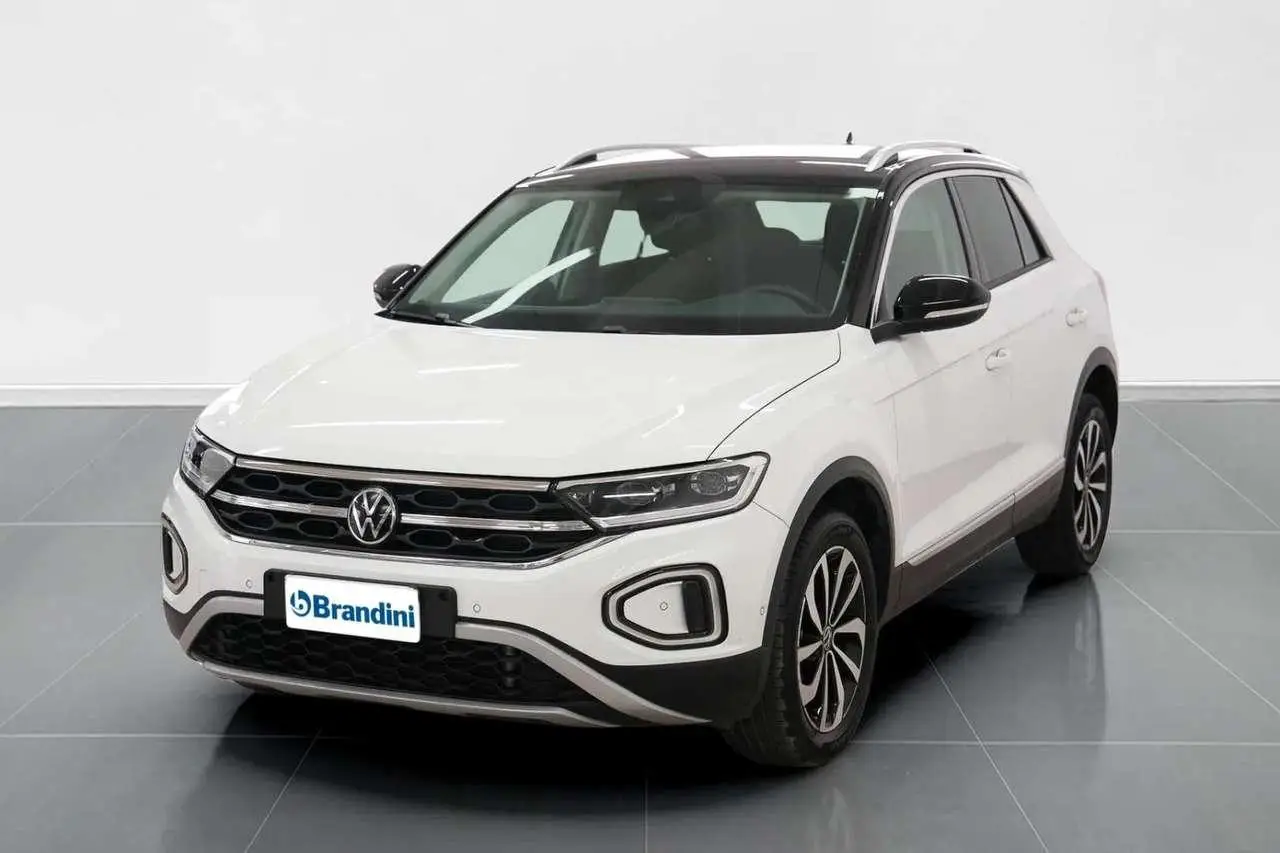 Photo 1 : Volkswagen T-roc 2023 Essence