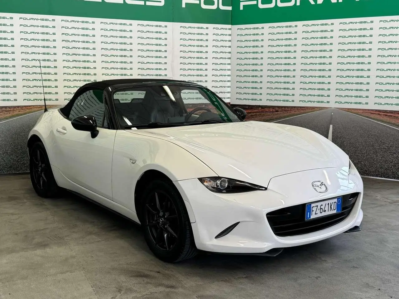 Photo 1 : Mazda Mx-5 2016 Petrol