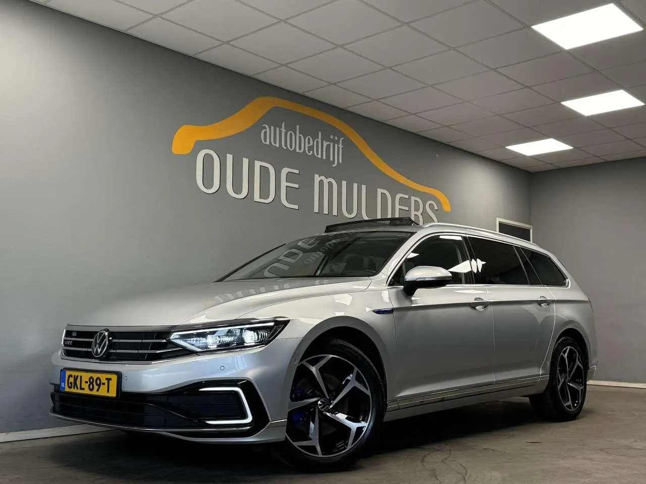 Photo 1 : Volkswagen Passat 2021 Hybride