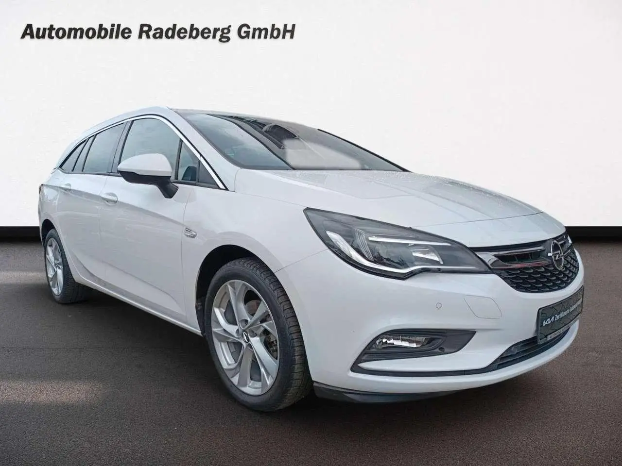 Photo 1 : Opel Astra 2017 Petrol