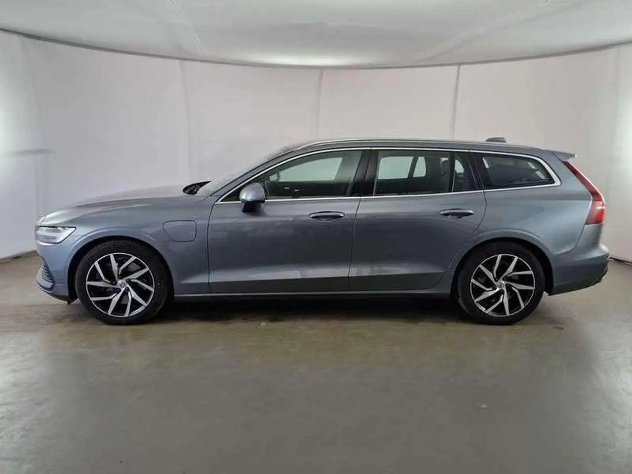 Photo 1 : Volvo V60 2020 Hybride