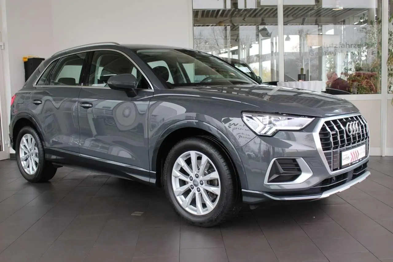 Photo 1 : Audi Q3 2019 Petrol