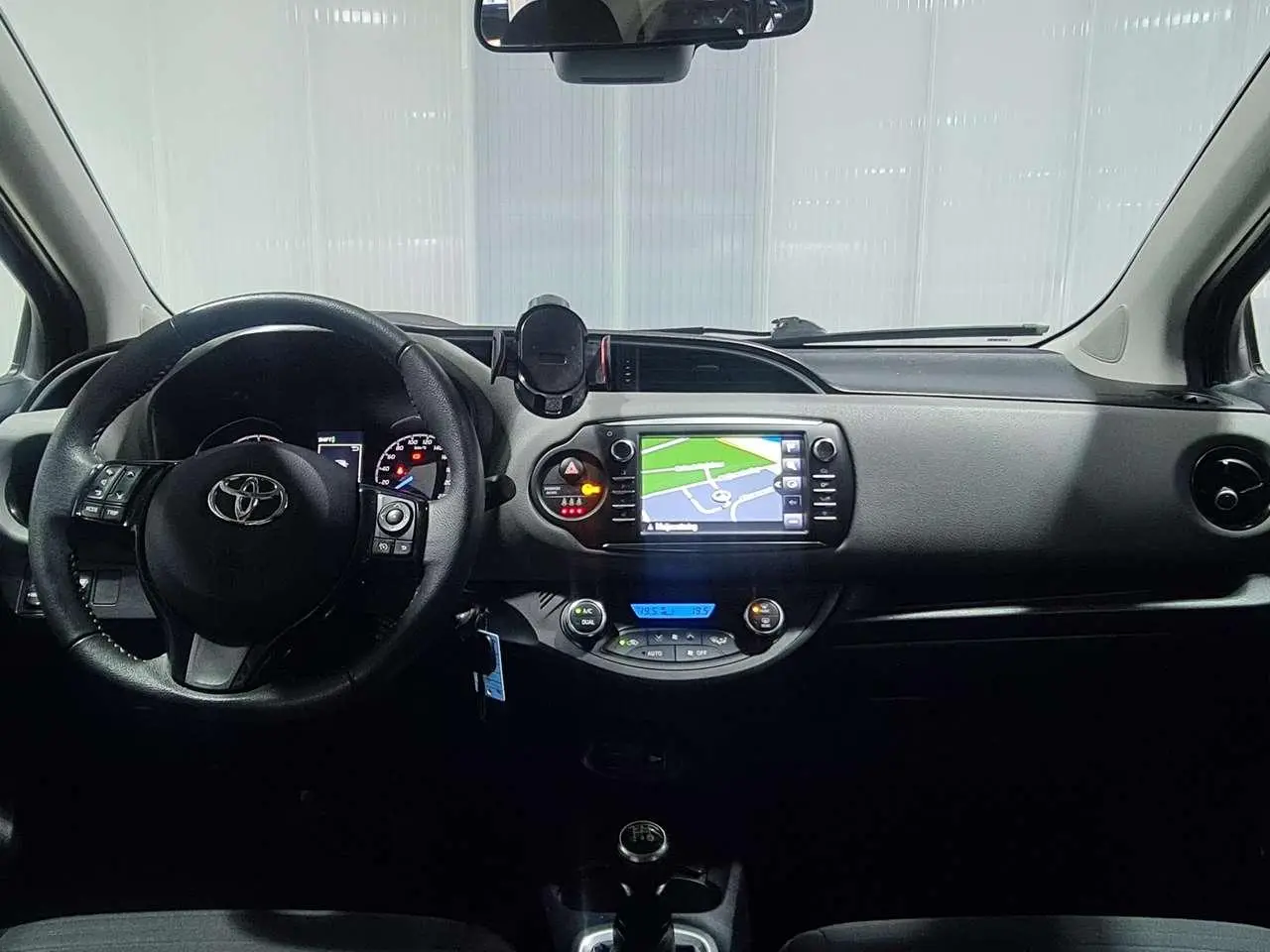 Photo 1 : Toyota Yaris 2019 Petrol