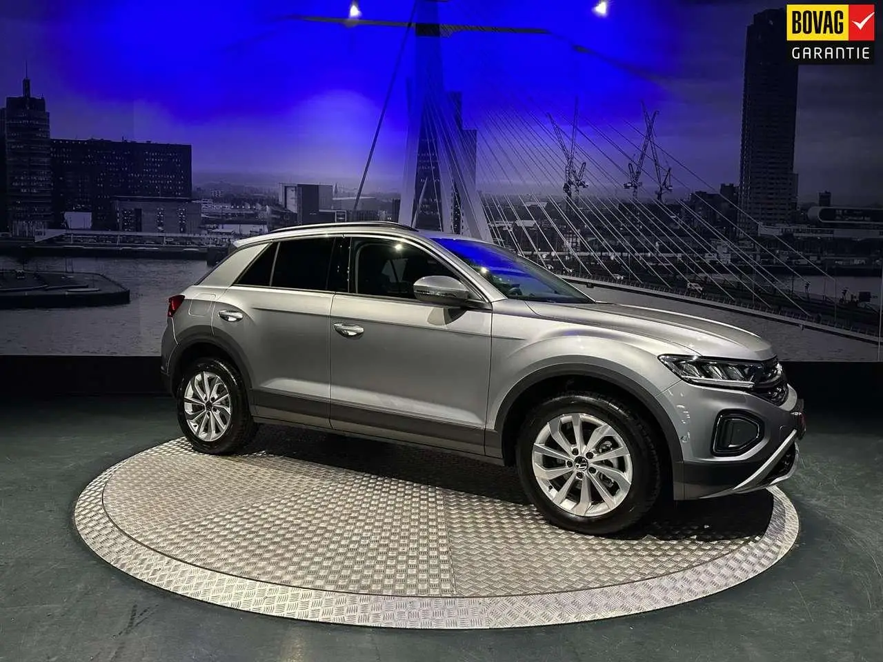 Photo 1 : Volkswagen T-roc 2024 Petrol