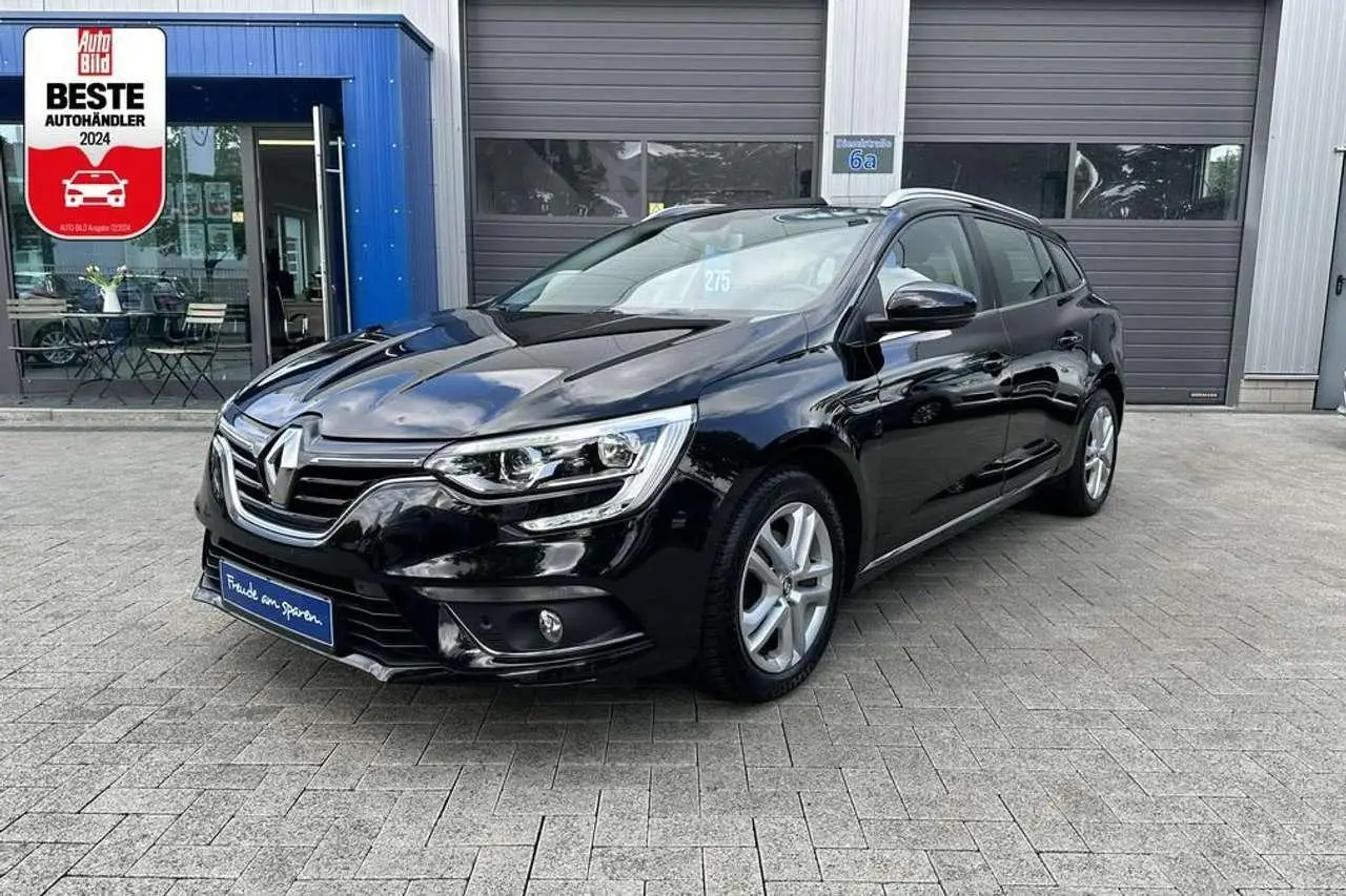 Photo 1 : Renault Megane 2017 Essence