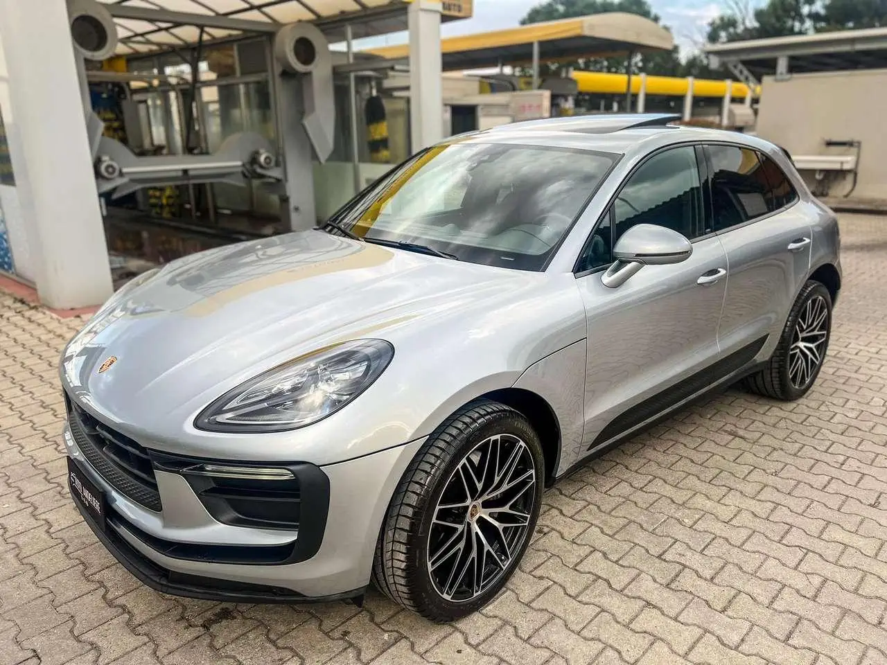 Photo 1 : Porsche Macan 2021 Petrol