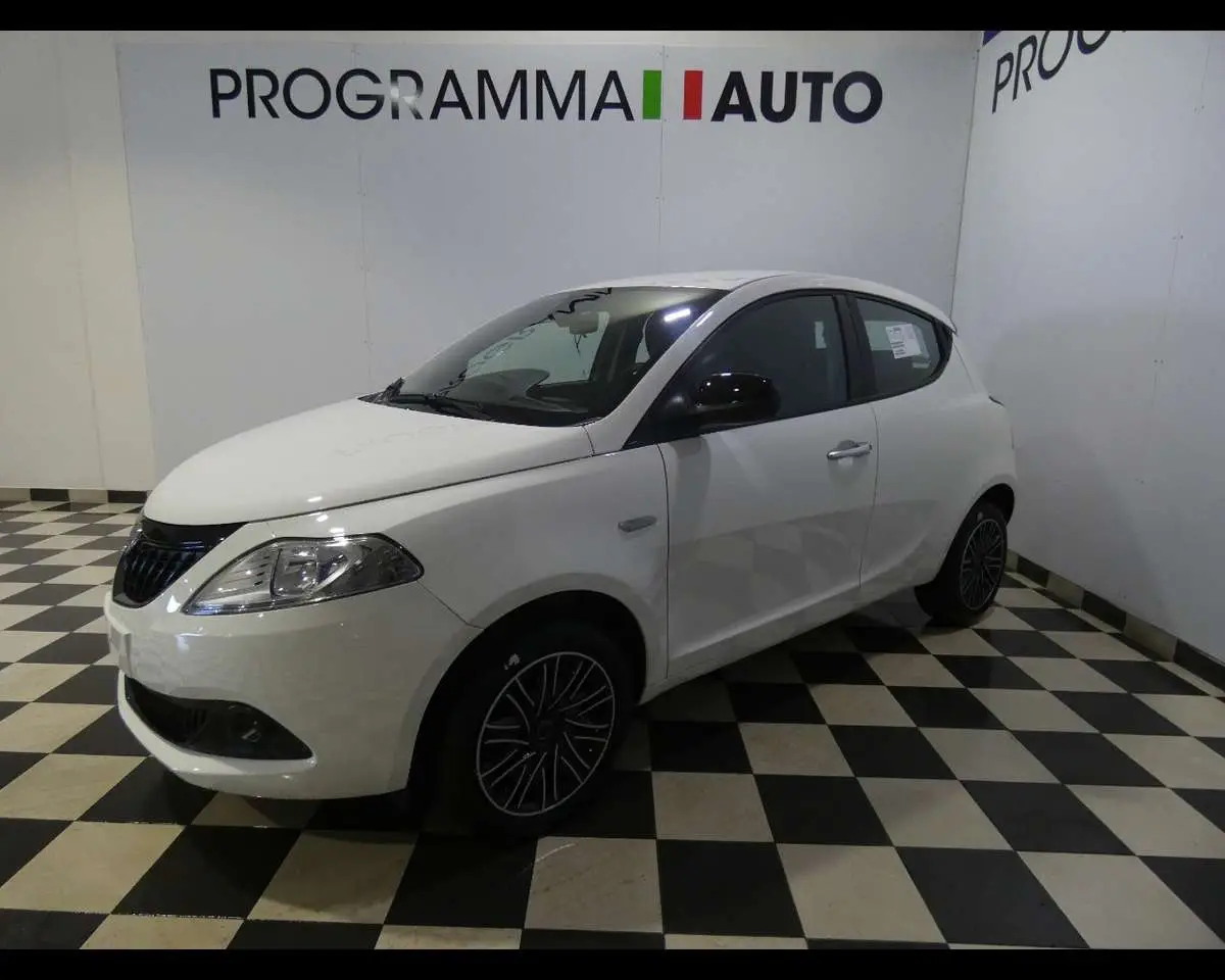 Photo 1 : Lancia Ypsilon 2024 Hybrid