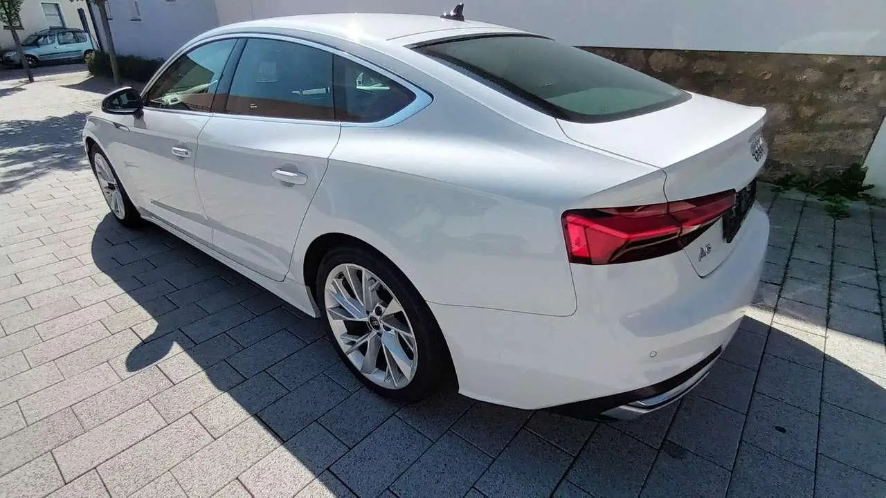 Photo 1 : Audi A5 2023 Essence