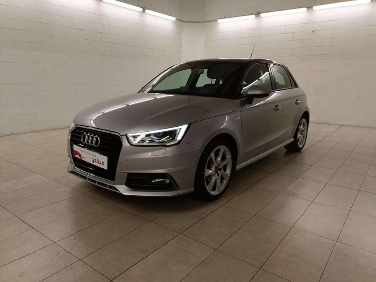 Photo 1 : Audi A1 2016 Petrol