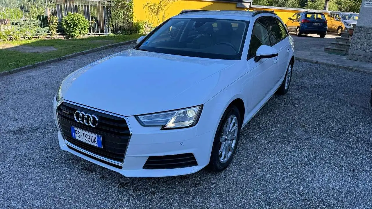 Photo 1 : Audi A4 2018 Diesel