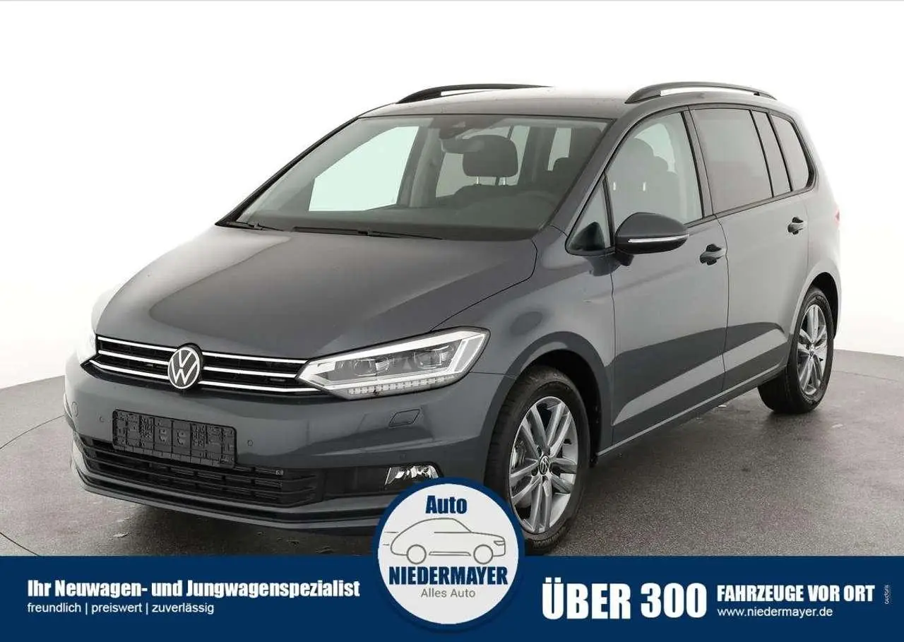 Photo 1 : Volkswagen Touran 2024 Petrol