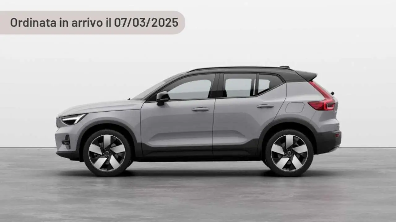 Photo 1 : Volvo Xc40 2024 Hybride