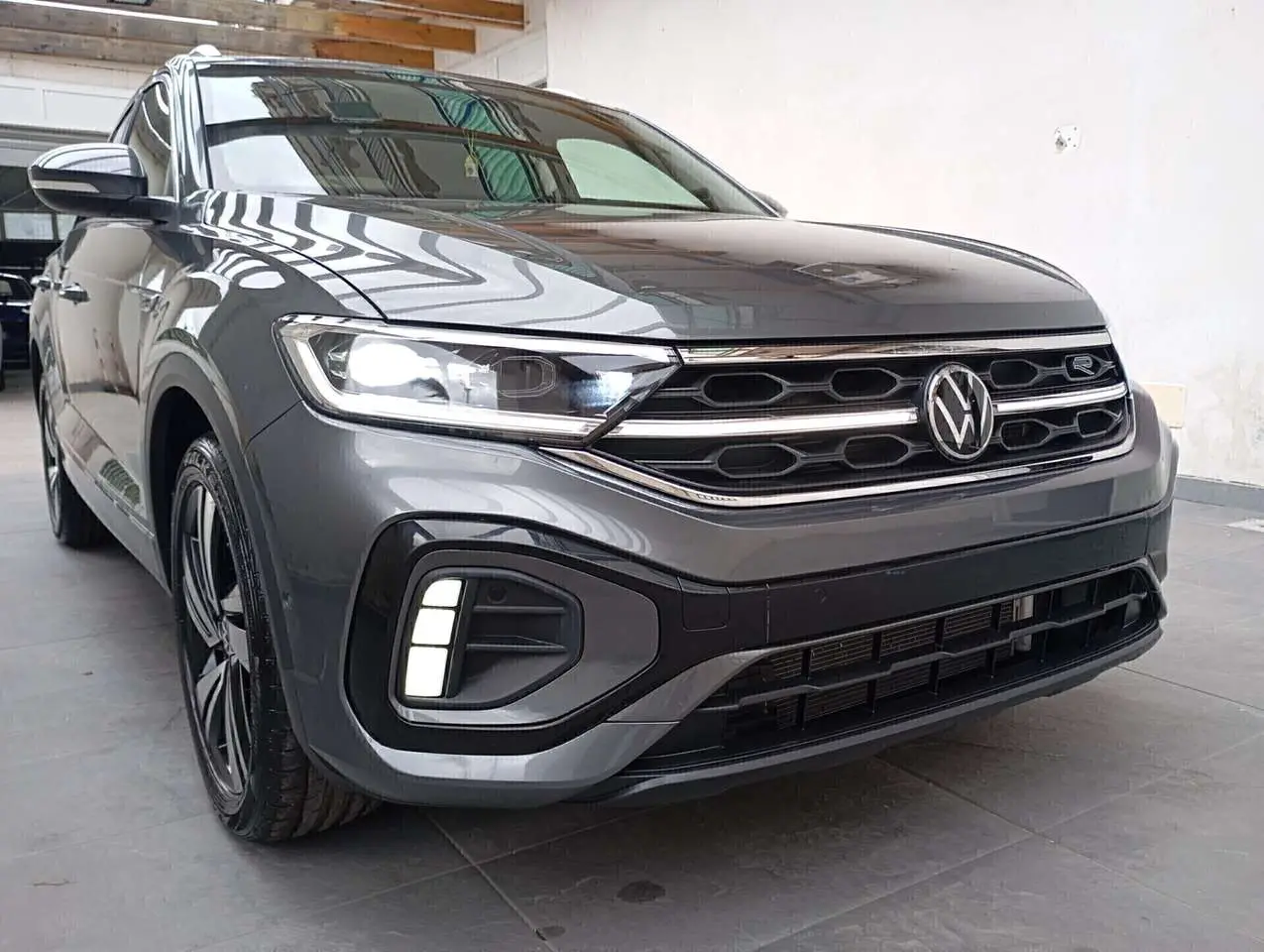 Photo 1 : Volkswagen T-roc 2023 Essence