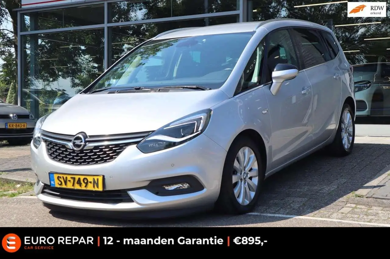 Photo 1 : Opel Zafira 2018 Petrol