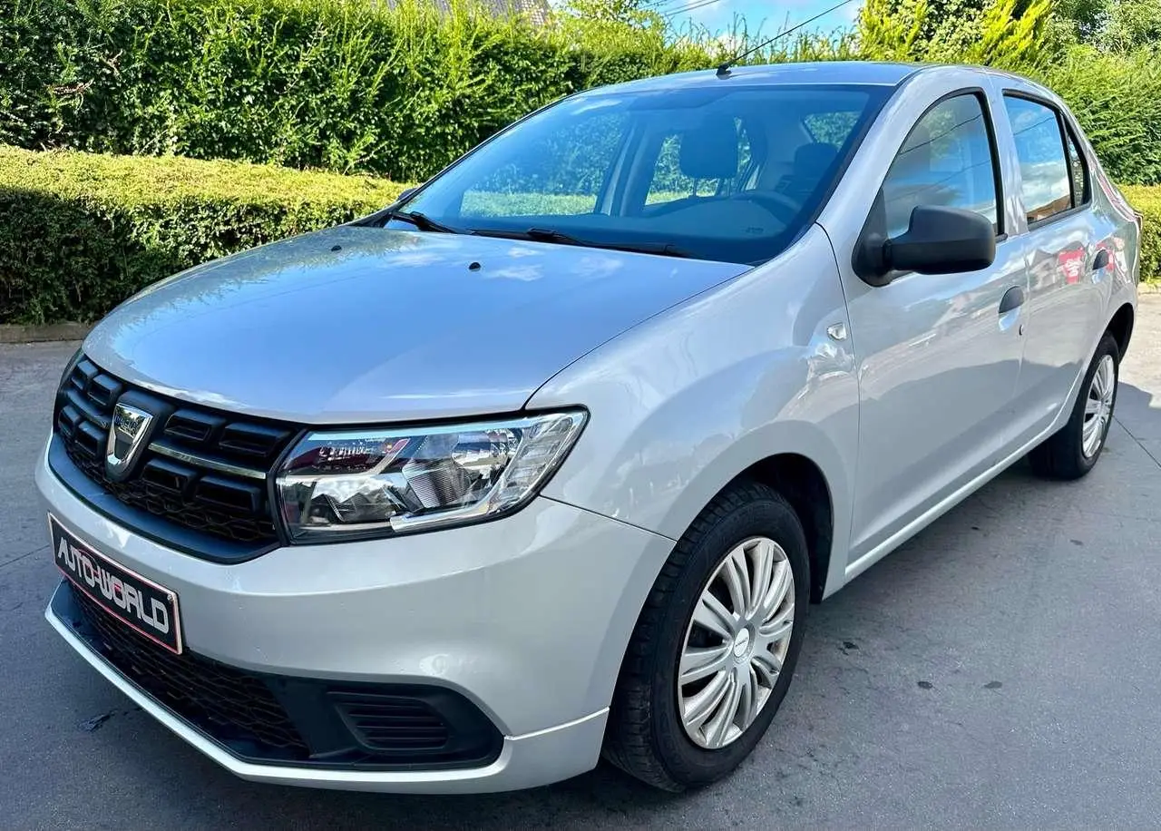 Photo 1 : Dacia Logan 2018 Essence