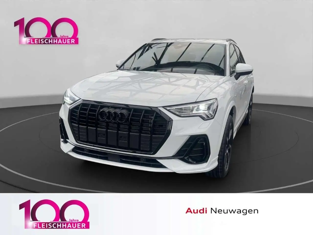 Photo 1 : Audi Q3 2024 Petrol