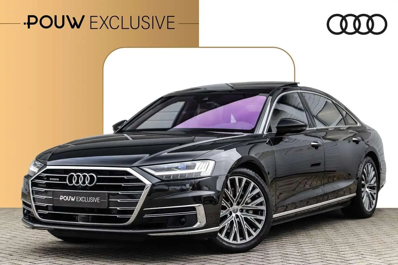 Photo 1 : Audi A8 2018 Petrol