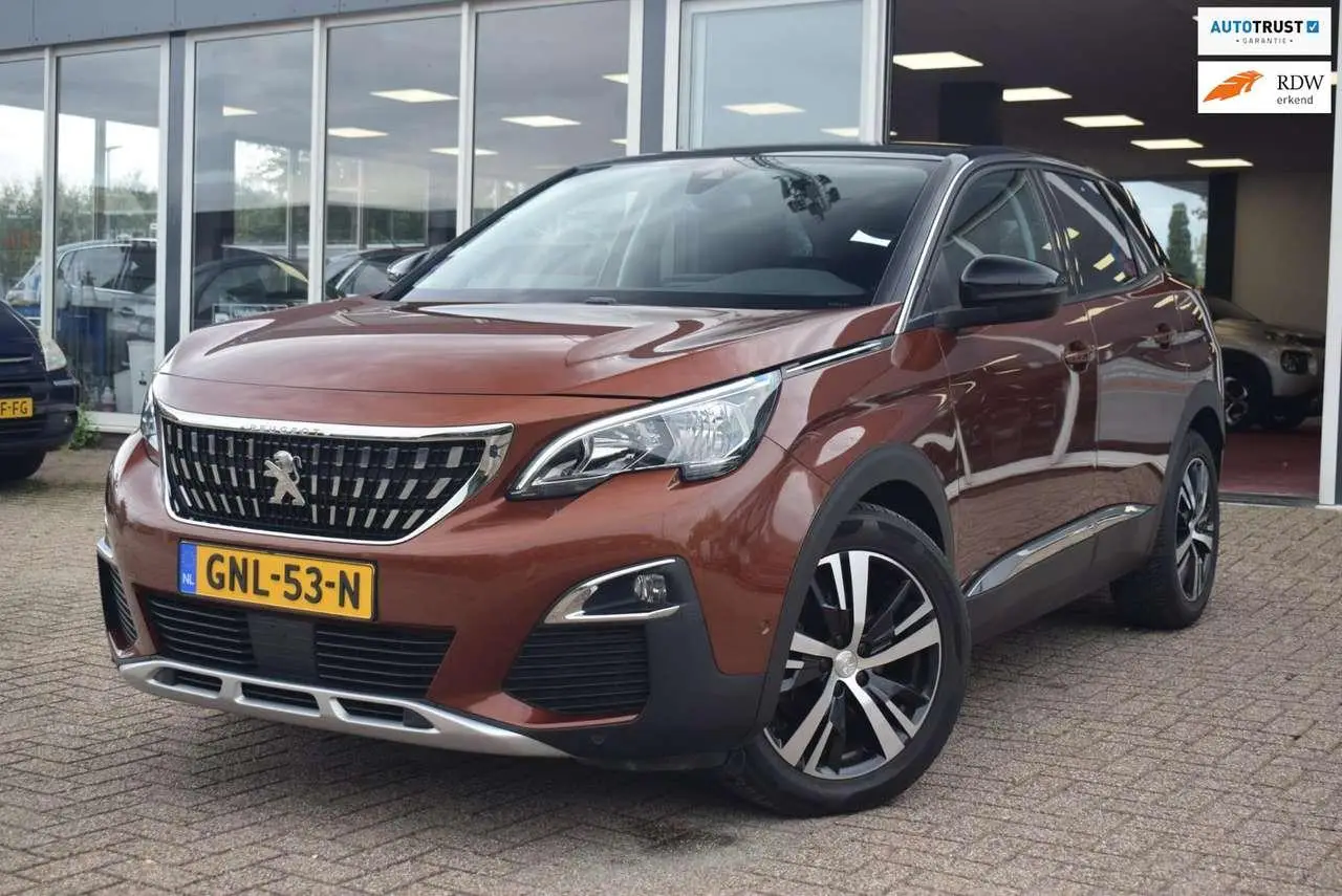 Photo 1 : Peugeot 3008 2017 Essence