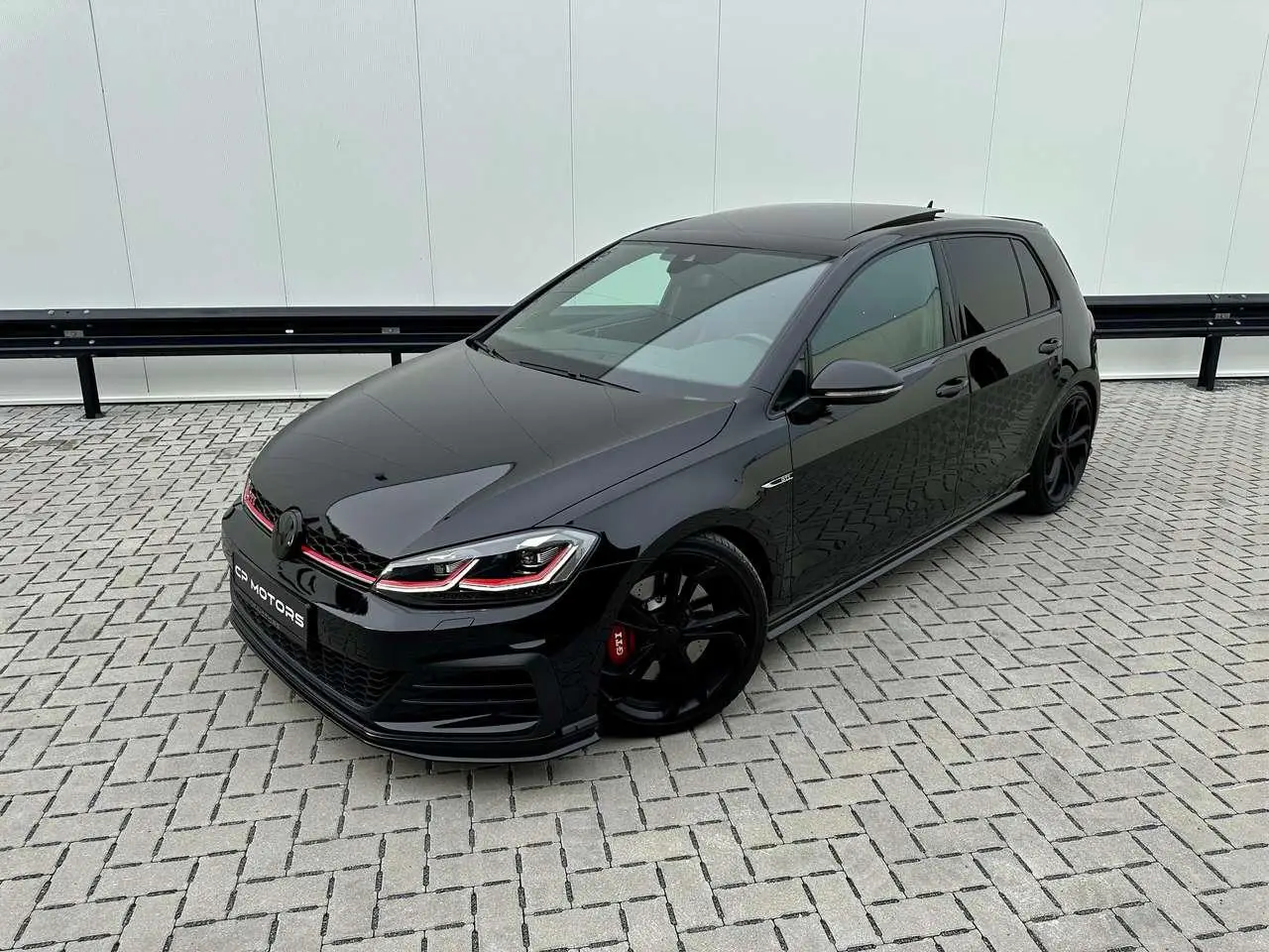 Photo 1 : Volkswagen Golf 2019 Petrol