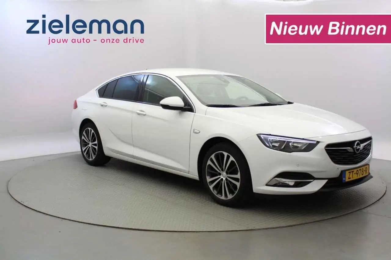 Photo 1 : Opel Insignia 2019 Petrol