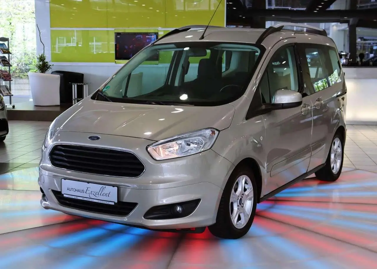 Photo 1 : Ford Tourneo 2015 Petrol