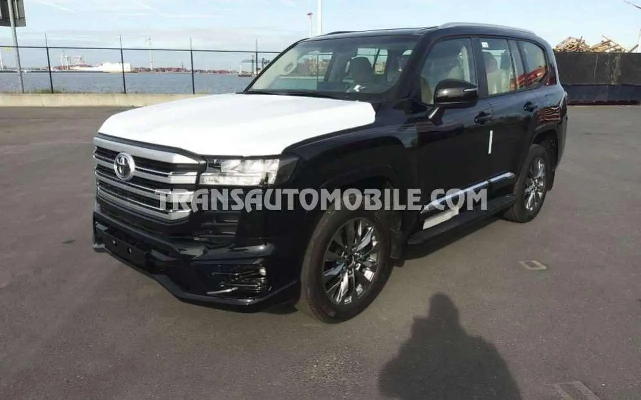 Photo 1 : Toyota Land Cruiser 2024 Petrol