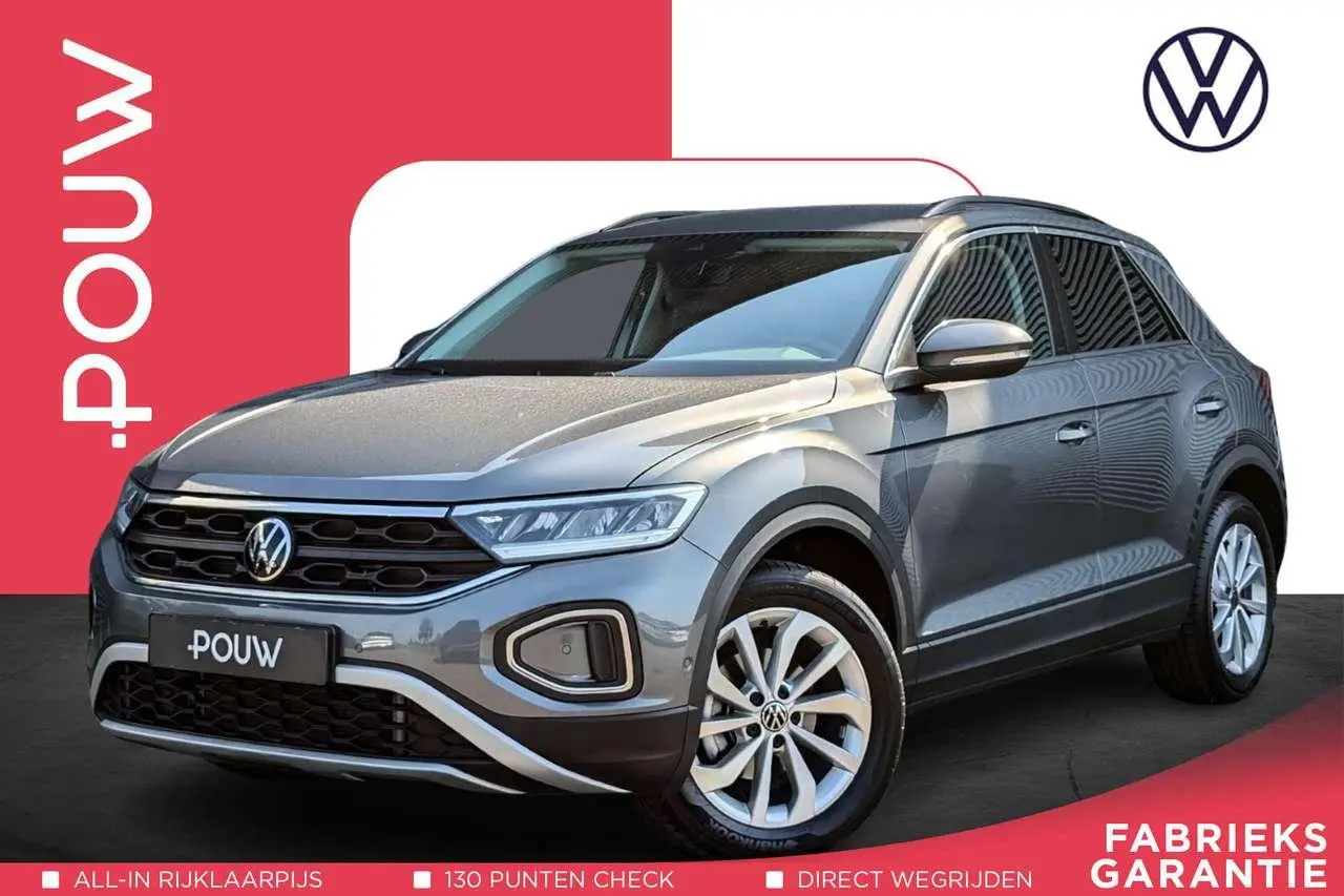 Photo 1 : Volkswagen T-roc 2023 Essence