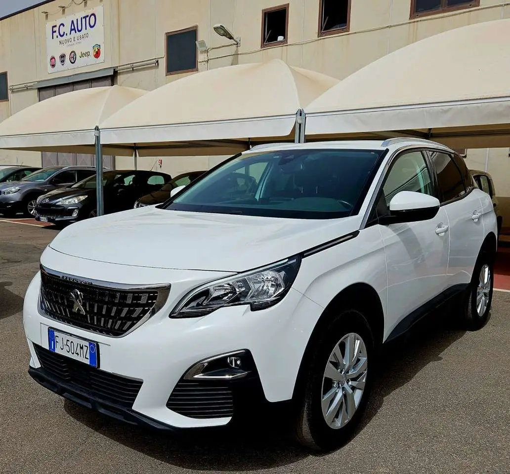 Photo 1 : Peugeot 3008 2017 Diesel