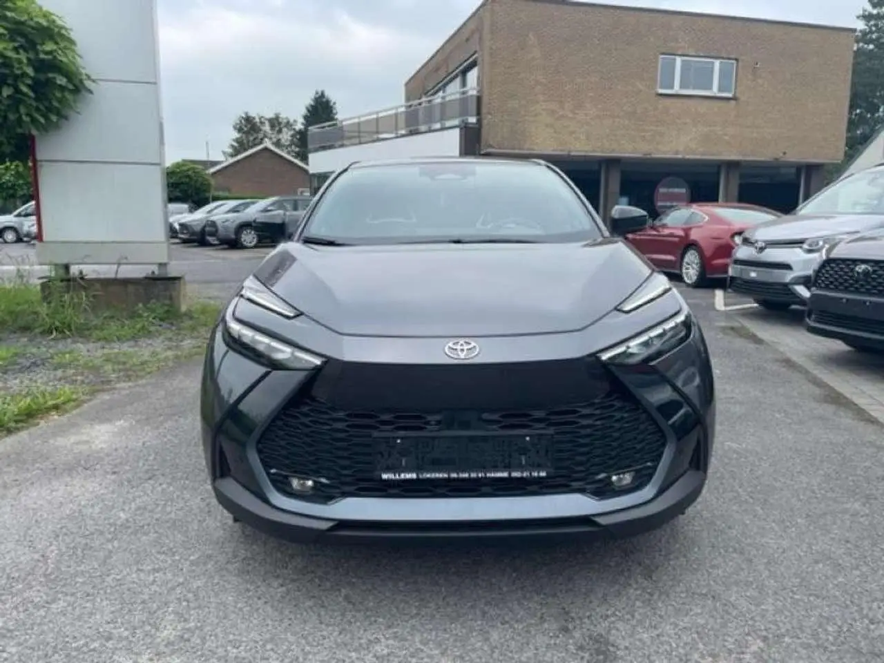 Photo 1 : Toyota C-hr 2024 Petrol