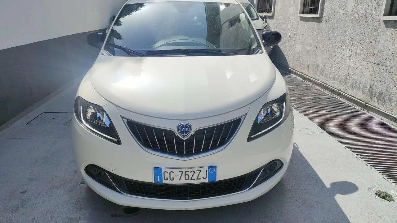 Photo 1 : Lancia Ypsilon 2021 Hybrid